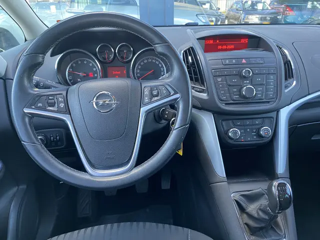 Opel Zafira Tourer 1.4 Cosmo 2012 Benzine 15
