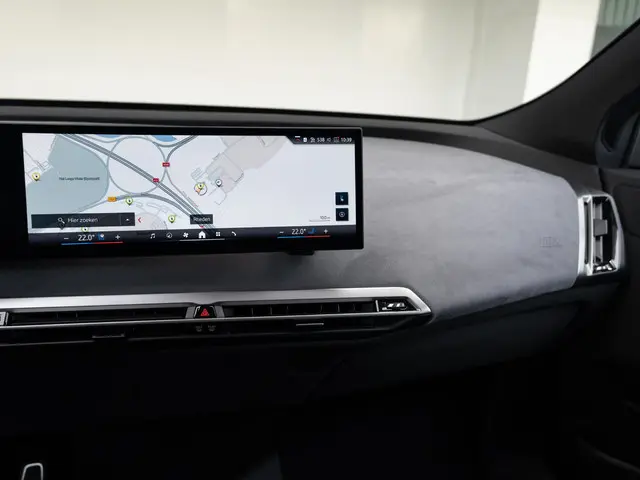 BMW iX xDrive45 2025 Elektrisch 9