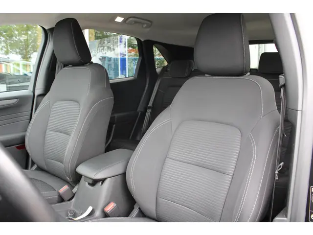 Ford Kuga 2.5 PHEV Titanium 2022 Hybride Benzine 10