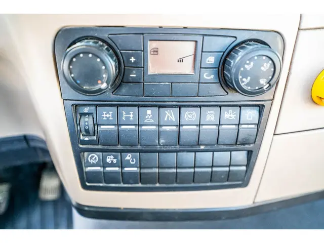 MAN TGS 33.420 BBS +LIEBHERR 12M3 2017 Diesel 11