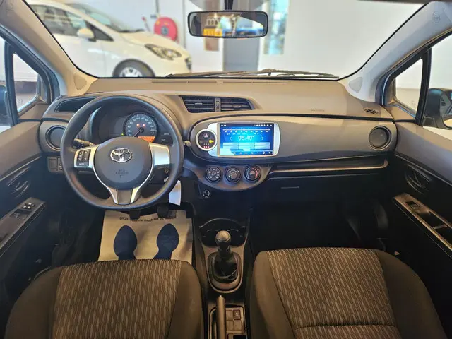Toyota Yaris 1.0 VVT-i Now | CarPlay 2014 Benzine 8