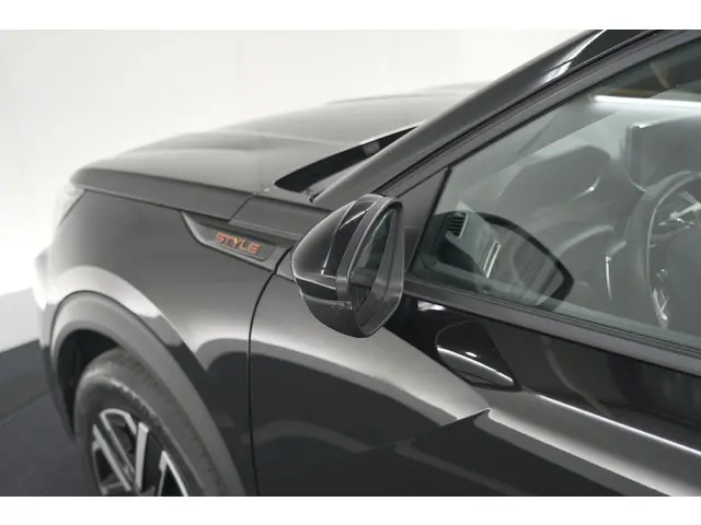 Peugeot 2008 1.2 Hybrid 136 Style 2025 Hybride Benzine 18