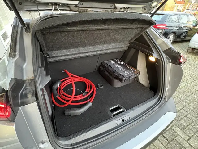 Peugeot e-2008 EV Allure 54 kWh 2023 Elektrisch 8