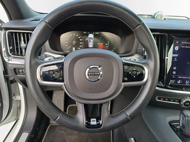 Volvo V60 2.0 T8 AWD R-Design 2019 Hybride Benzine 53