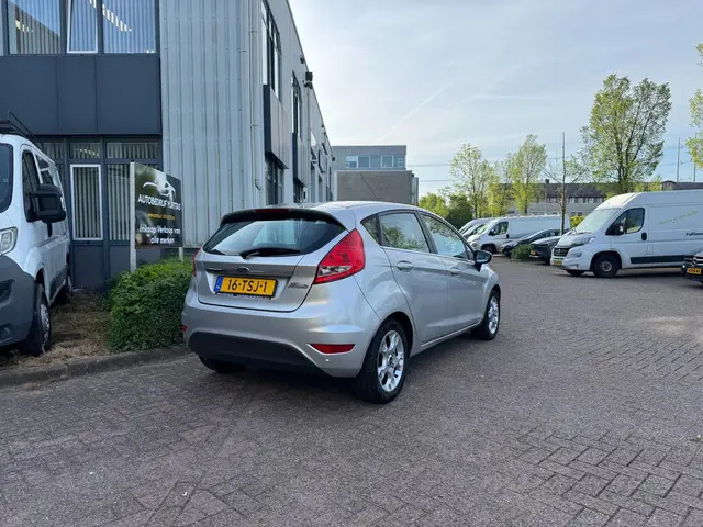 Ford Fiesta 1.25 Titanium 2012 Benzine 4