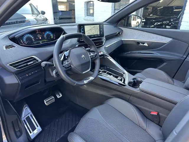 Peugeot 3008 1.6 HYbrid 225 PK GT 2023 Hybride Benzine 9