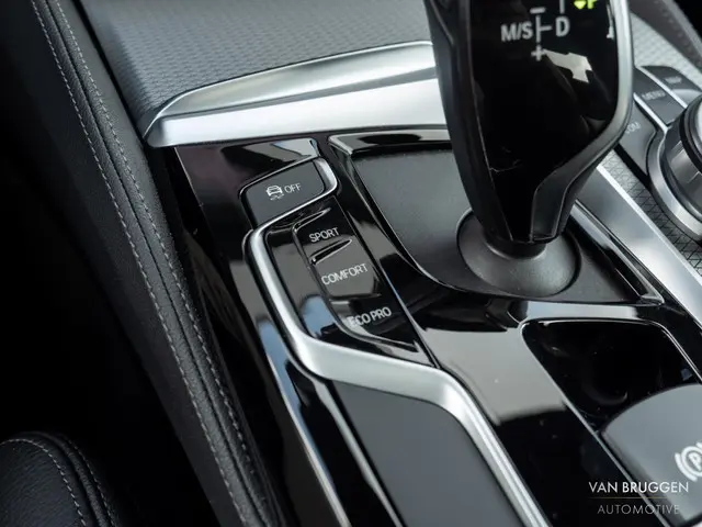 BMW 5 Serie 520i High Executive M-Sport 2019 Benzine 35