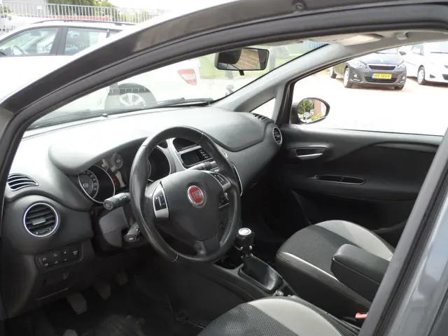 Fiat Punto Evo 0.9 TwinAir Lounge 2013 Benzine 12