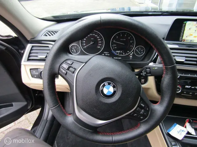 BMW 3 Serie 318i Lu.L Exec 2017 Benzine 16