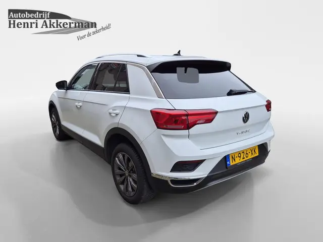 Volkswagen T-Roc 3