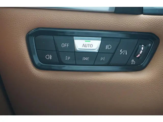 BMW 8 Serie Coupé M850i xDrive 2018 Benzine 17