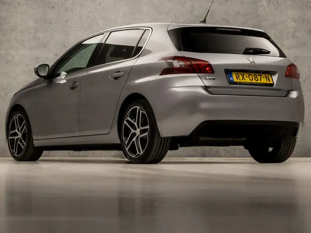 Peugeot 308 1.2 PureTech Sport 2018 Benzine 3