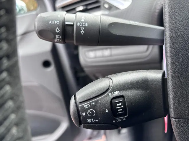 Peugeot 2008 1.2 PureTech Allure 2018 Benzine 29