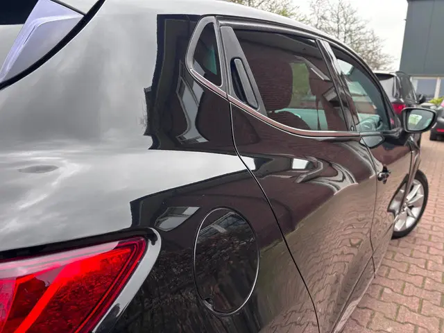 Renault Clio 0.9 TCe Eco2 Limited 2016 Benzine 9