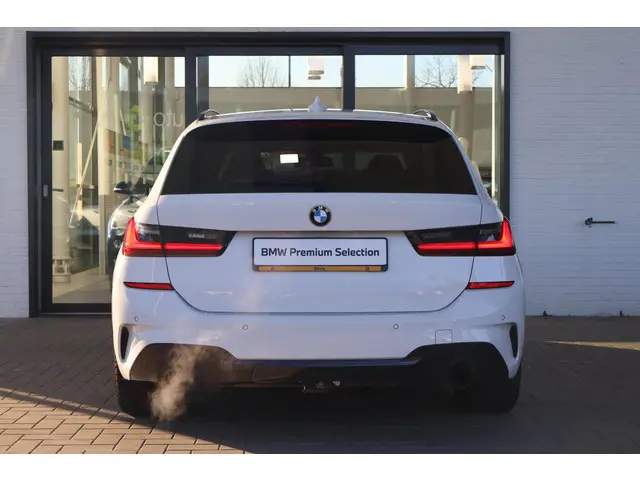 BMW 3 Serie Touring 318i Business Edition 2021 Benzine 4