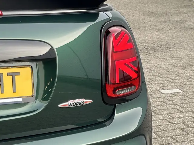 MINI Cooper Cabrio 2.0 John Works Chili 2017 Benzine 64