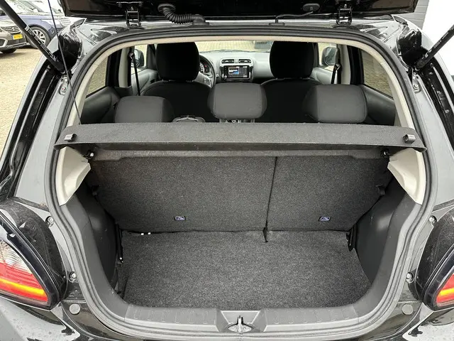 Mitsubishi Space Star 1.2 Intense 2022 Benzine 29