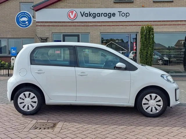 Volkswagen up! 1.0 2021 Benzine 8