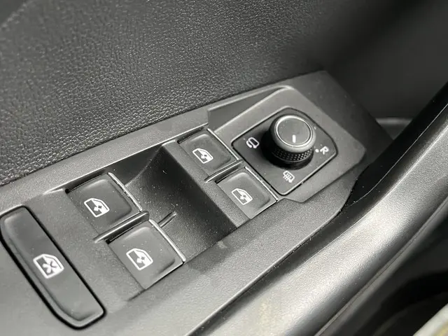 Volkswagen T-Cross 1.5 TSi DSG R-Line 2023 Benzine 25