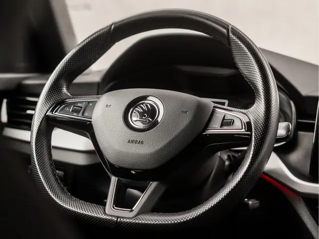 Škoda Kamiq 1.0 TSI Sport 2020 Benzine 17