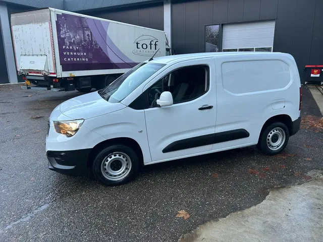 Opel Combo 1.5D L1H1 Edition airco navi/euro/6 2020 Diesel 3