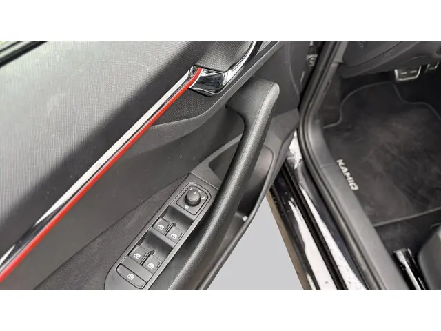 Škoda Kamiq 1.0 TSI Sport Business 2023 Benzine 16
