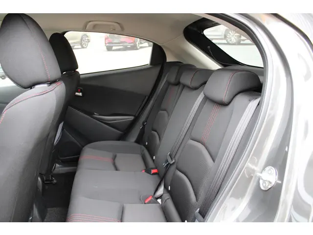 Mazda 2 1.5 e-SkyActiv-G 90 Homura 2025 Benzine 27
