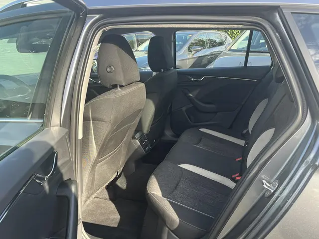 Škoda Kamiq 1.0 TSi DSG Style 2023 Benzine 23