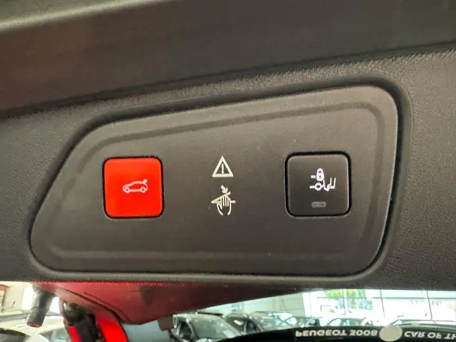 Peugeot 3008 1.2 PureTech Première 2017 Benzine 13