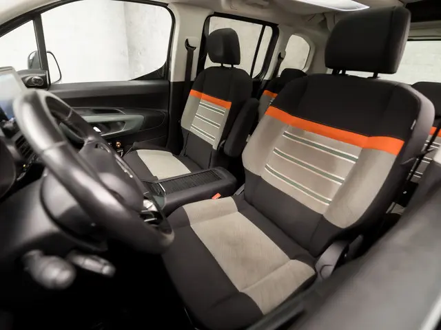 Citroën Berlingo 1.2 PureTech Shine Sport 2019 Benzine 14