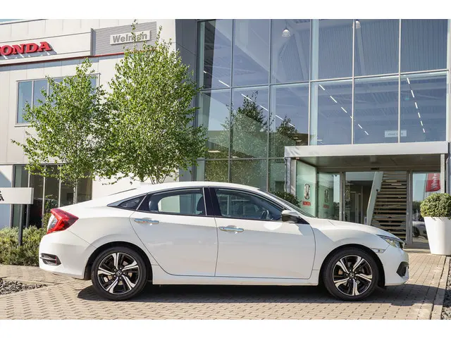 Honda Civic 1.5i VTEC ELEGANCE TURBO 182 PK 2018 Benzine 48
