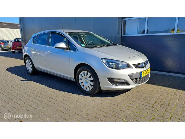 Opel Astra 1.4 Turbo Business + 2013 Benzine 8