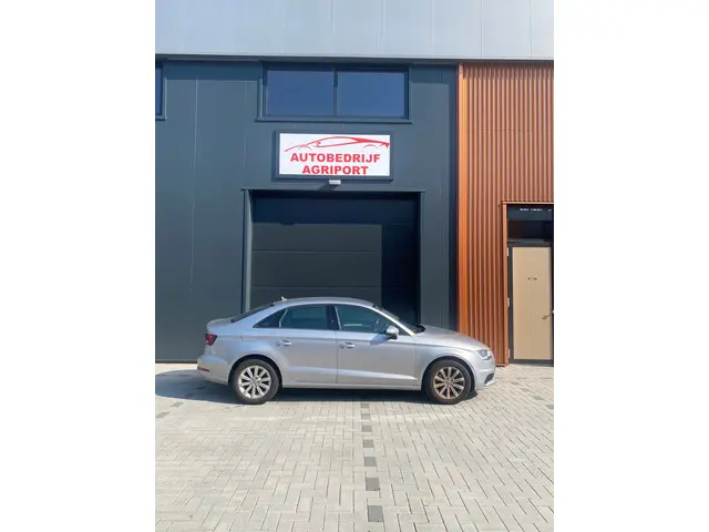 Audi A3 Limousine 1.6 TDI Attraction Pro Line 2015 Diesel 4