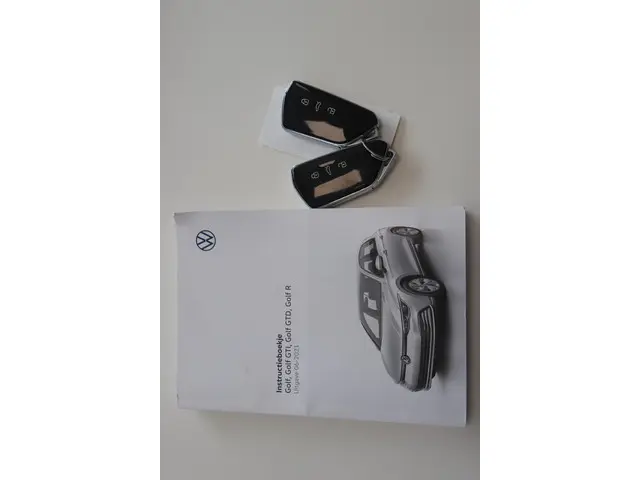 Volkswagen Golf 1.0 TSI Life 2022 Benzine 25