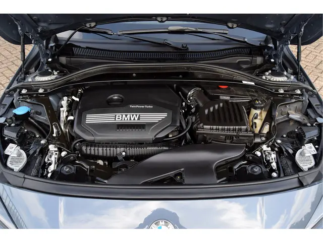 BMW 1 Serie 120i 2023 Benzine 46
