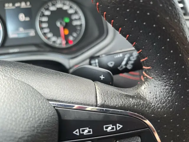 SEAT Ibiza 1.0 TSI FR Business |Automaat|Navi ! 2019 Benzine 31
