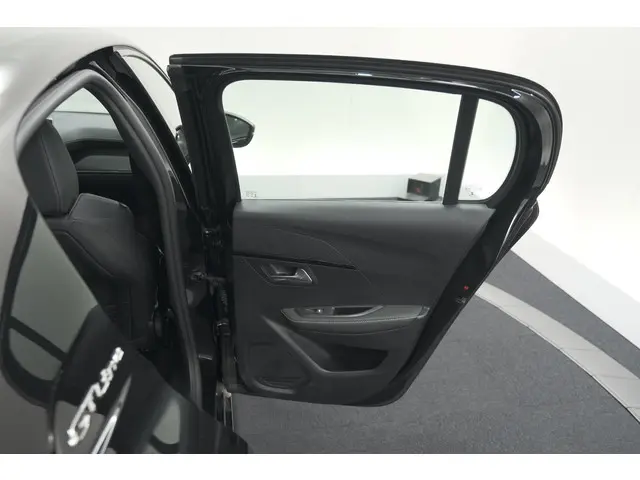 Peugeot 208 PureTech 130 EAT8 GT-Line 2020 Benzine 65