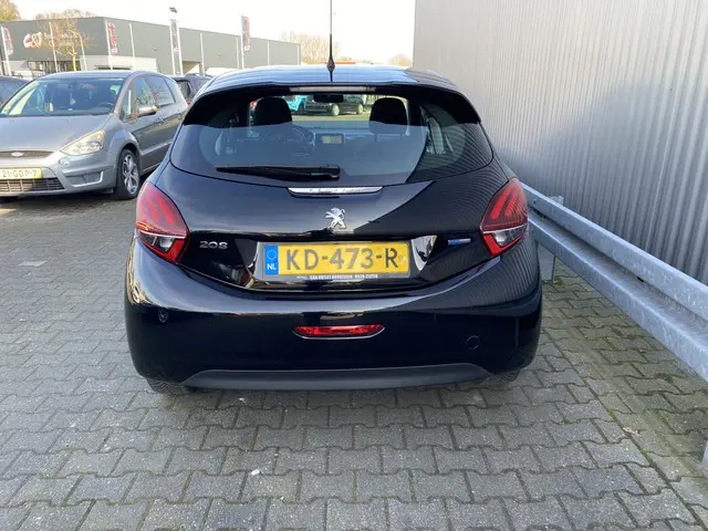 Peugeot 208 1.2 PureTech Blue Lease 2016 Benzine 8