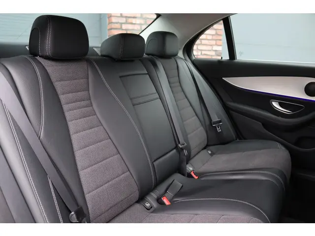 Mercedes-Benz E-Klasse 220 d Avantgarde | 2021 Diesel 10