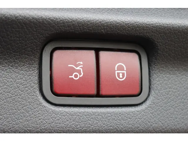 Mercedes-Benz EQE 300 AMG Line 90 kWh | 2025 Elektrisch 33