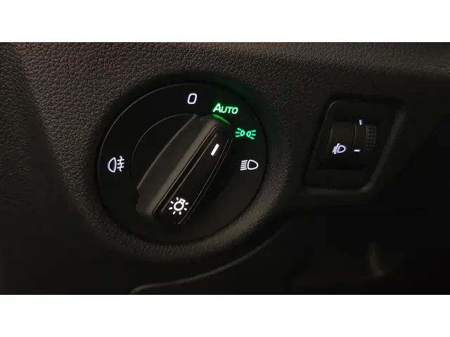 Škoda Kamiq 1.0 TSI DSG Style 2021 Benzine 18