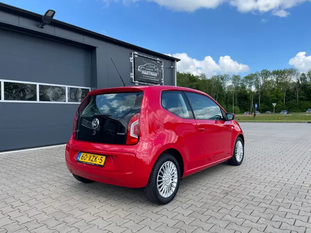 Volkswagen up! 1.0 high up! BlueMotion 2012 Benzine 4