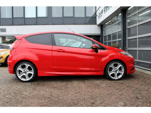 Ford Fiesta 1.6 ST1 2014 Benzine 6