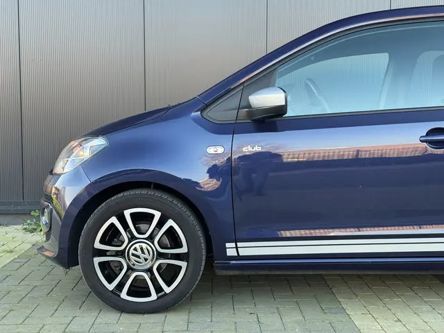 Volkswagen up! Club |5-deurs|NAVI|CRUISE|15” LM| 2015 Benzine 30