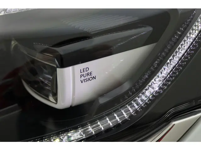 Renault Espace 1.8 TCe Limousin 7p. 2018 Benzine 31