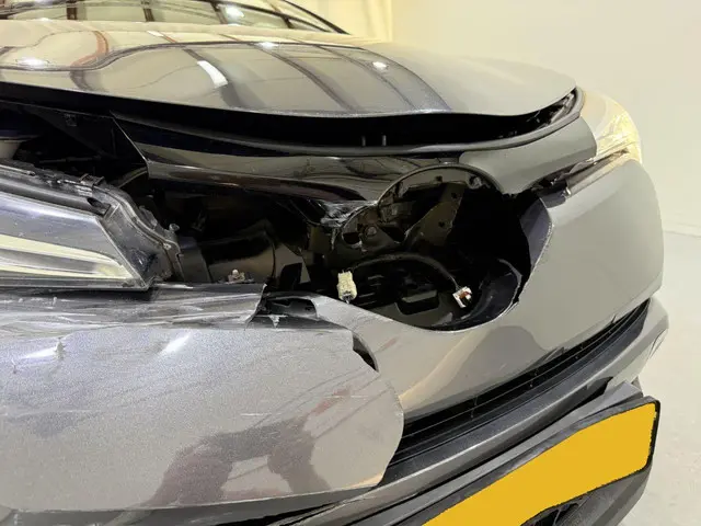 Toyota C-HR CH-R 1.8 Hybrid Executive 2017 Benzine 12
