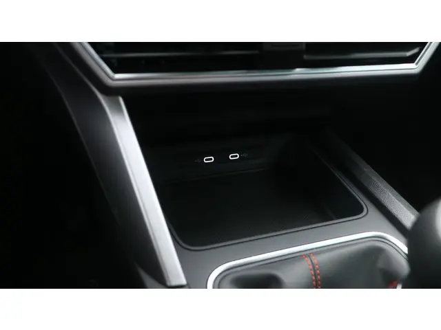 SEAT Leon 1.0 TSI FR Business 2023 Benzine 21