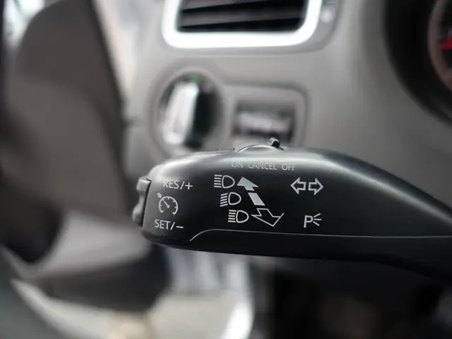 Volkswagen Polo 1.4-16V Highline Aut- 2012 Benzine 13