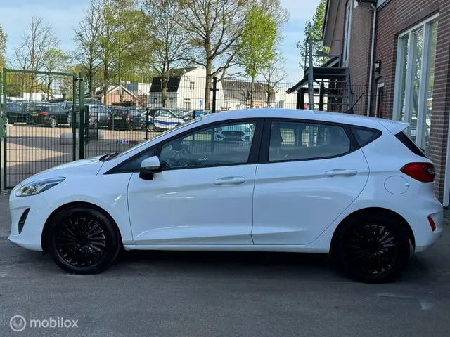 Ford Fiesta 1.1 Trend/CarPlay/Navi/NAP 2018 Benzine 2