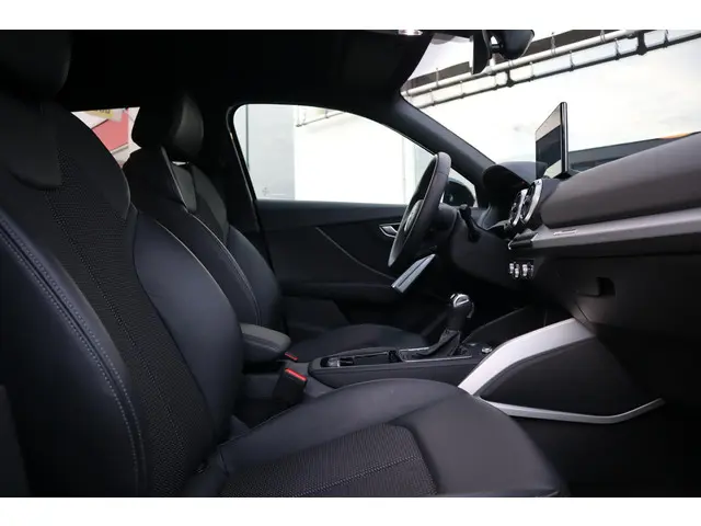 Audi Q2 35 TFSI S EDITION 2024 Benzine 22